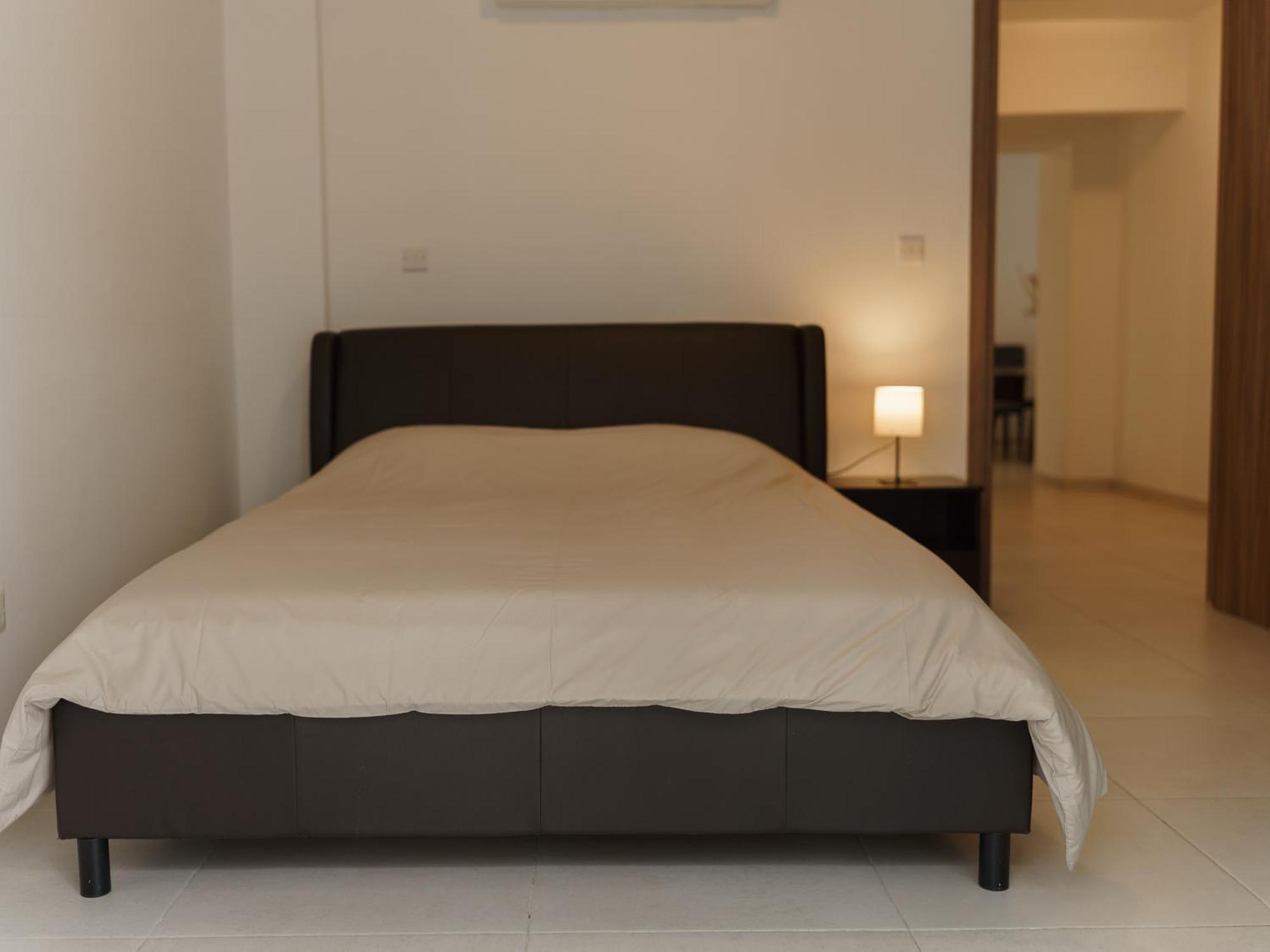 Halcyon Central Apartment Ларнака Екстер'єр фото