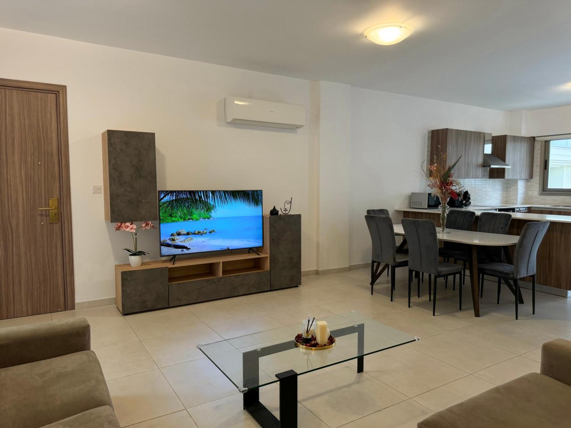 Halcyon Central Apartment Ларнака Екстер'єр фото