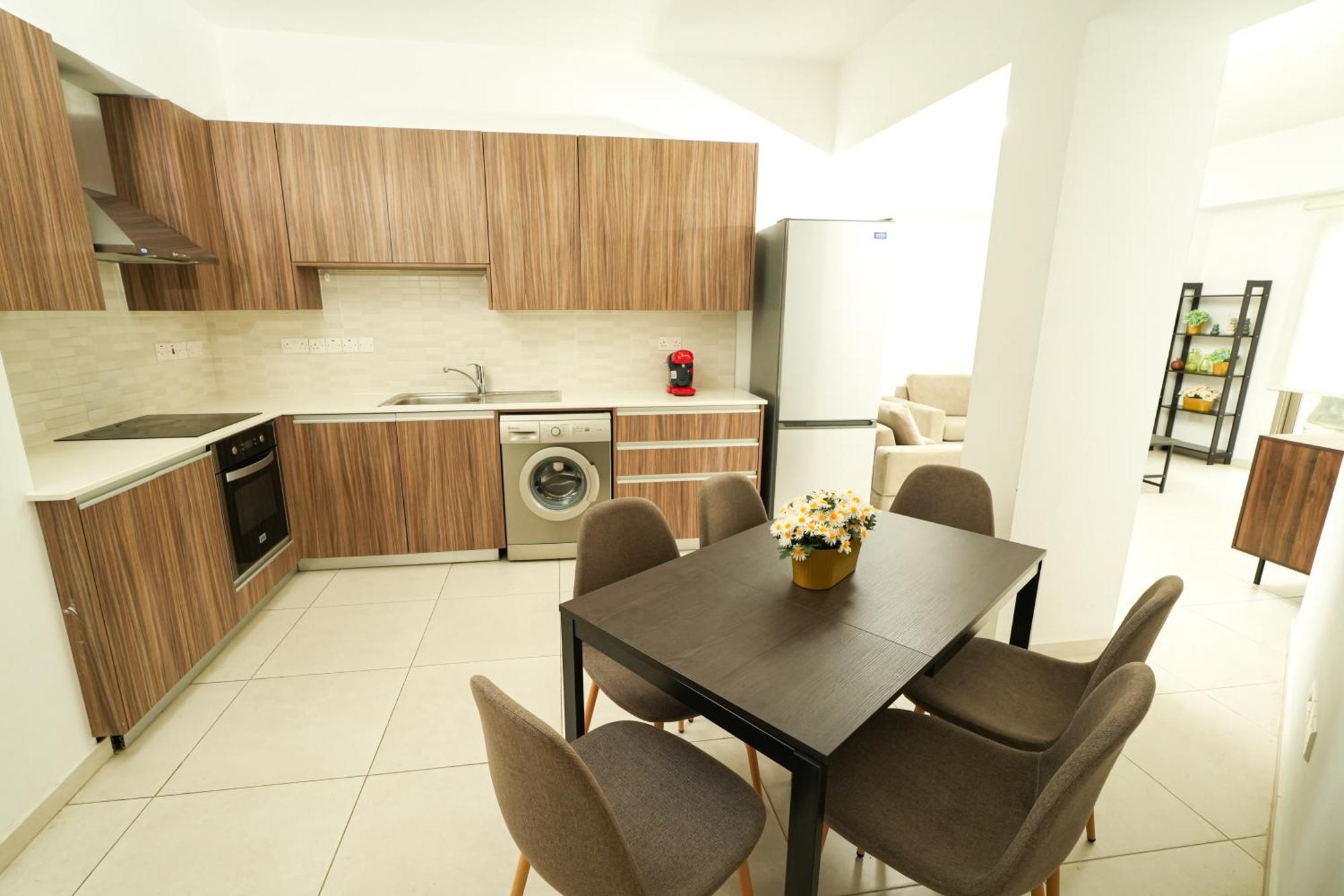 Halcyon Central Apartment Ларнака Екстер'єр фото