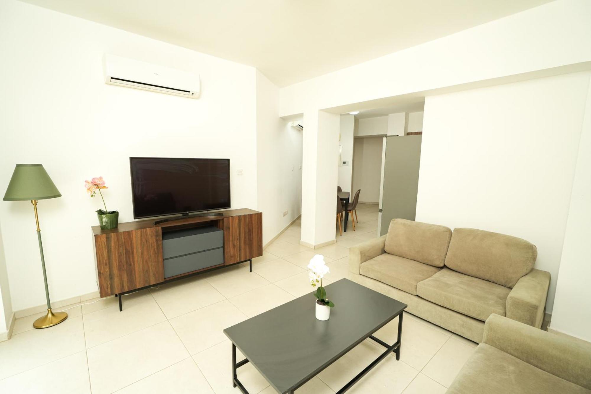 Halcyon Central Apartment Ларнака Екстер'єр фото